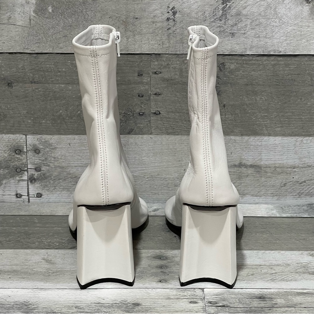 BALENCIAGA Glove Women’s Bootie - White - Size - 10 .US / 40 .EU - Picture 5 of 13